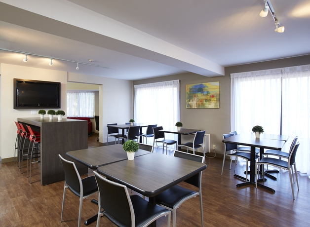 Imagen del bar/restaurante del Hotel Comfort Inn Magnetic Hill. Foto 4