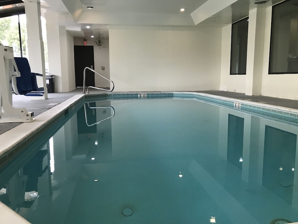 Imagen de la piscina del Hotel Comfort Inn Marietta-Atlanta near Ballpark-Galleria. Foto 15