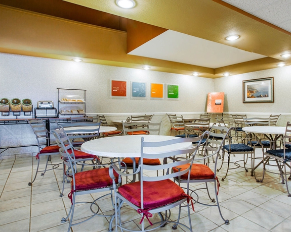 Imagen del bar/restaurante del Hotel Comfort Inn Marina On The Monterey Bay. Foto 6