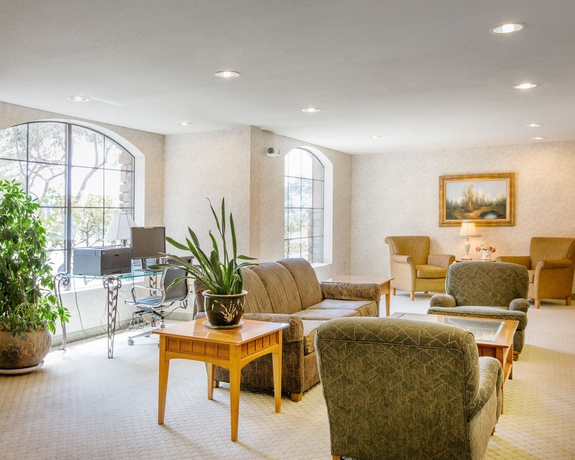 Imagen de los interiores del Hotel Comfort Inn Marina On The Monterey Bay. Foto 16