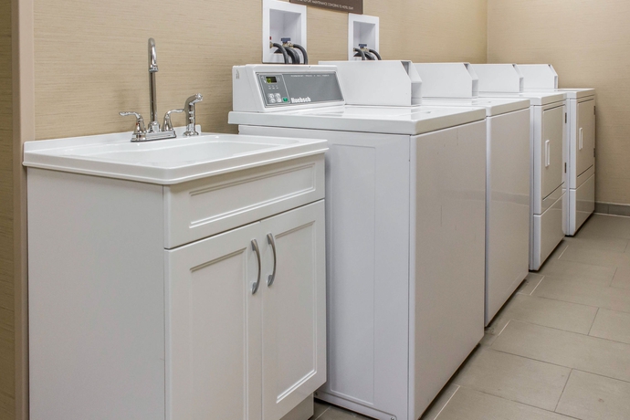 Imagen de los interiores del Hotel Comfort Inn, Medford. Foto 13