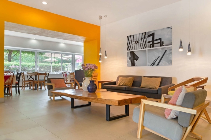 Imagen de los interiores del Hotel Comfort Inn Monterrey Valle. Foto 19