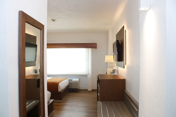 Imagen de la habitación del Hotel Comfort Inn Monterrey Valle. Foto 15