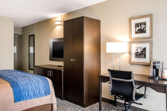 Imagen de la habitación del Hotel Comfort Inn Montreal Aeroport. Foto 8