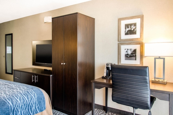 Imagen de la habitación del Hotel Comfort Inn Montreal Aeroport. Foto 11