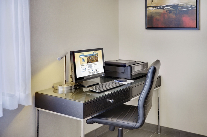 Imagen de los interiores del Hotel Comfort Inn Montreal - Laval - Highway 15. Foto 14