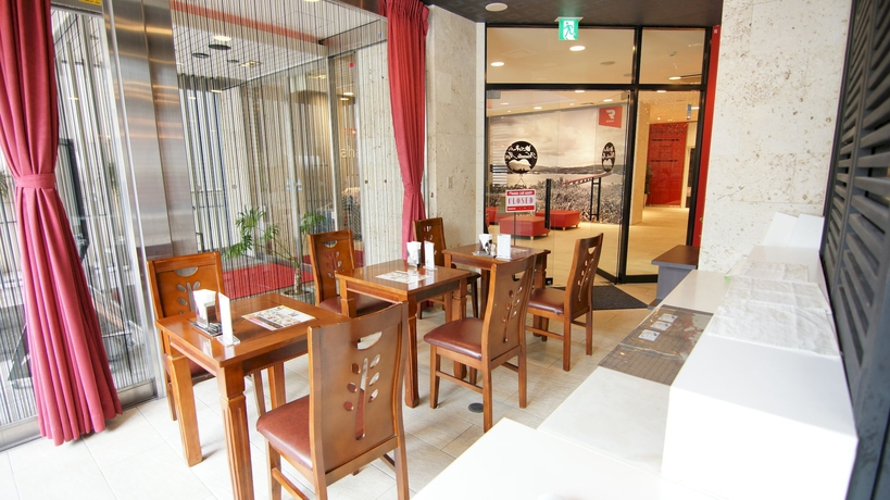 Imagen del bar/restaurante del Hotel Comfort Inn Naha Tomari Port. Foto 5