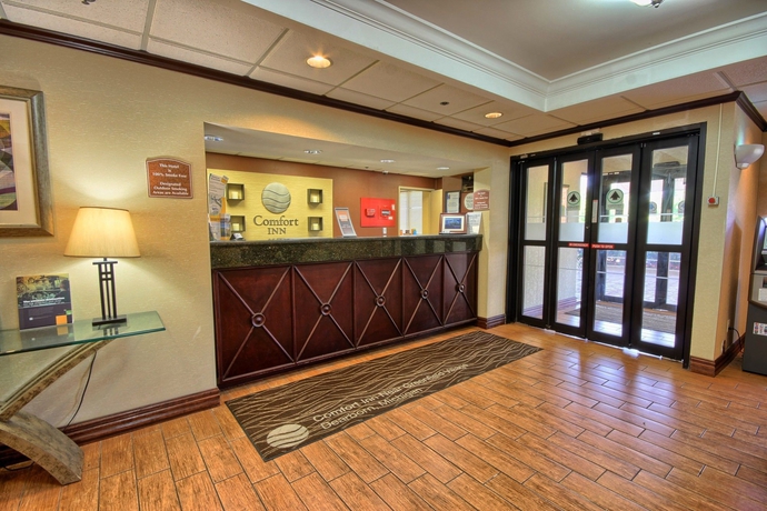 Imagen de los interiores del Hotel Comfort Inn Near Greenfield Village. Foto 15