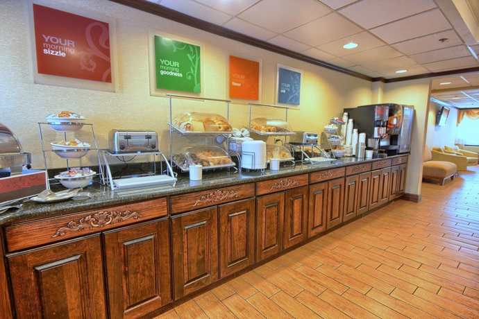 Imagen del bar/restaurante del Hotel Comfort Inn Near Greenfield Village. Foto 2