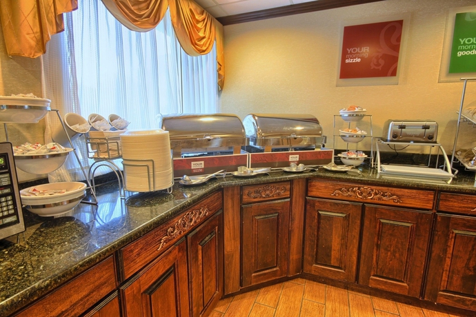 Imagen del bar/restaurante del Hotel Comfort Inn Near Greenfield Village. Foto 4