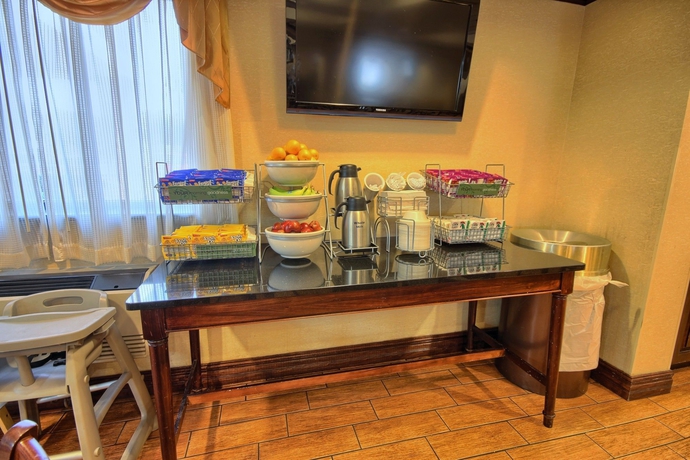 Imagen del bar/restaurante del Hotel Comfort Inn Near Greenfield Village. Foto 6