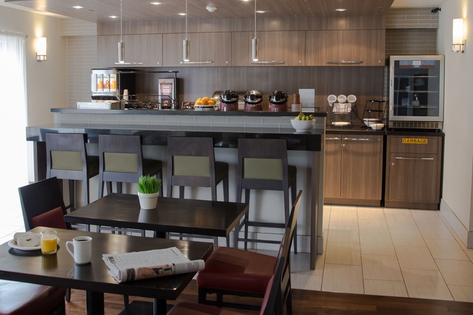 Imagen del bar/restaurante del Hotel Comfort Inn Newmarket. Foto 6