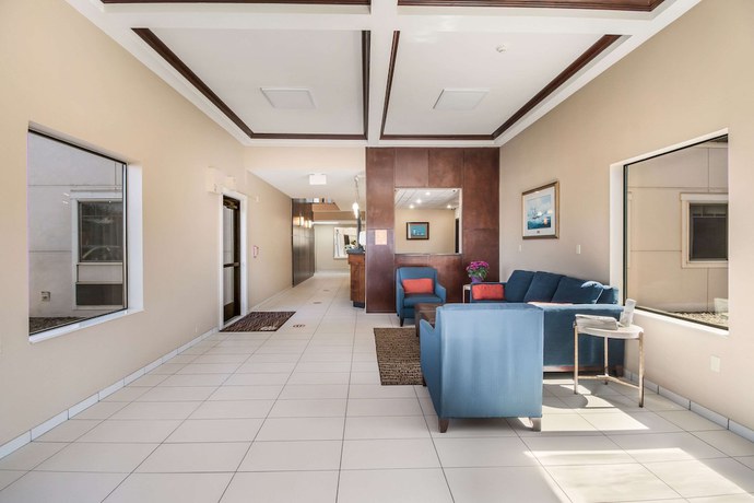 Imagen de los interiores del Hotel Comfort Inn Newport. Foto 18