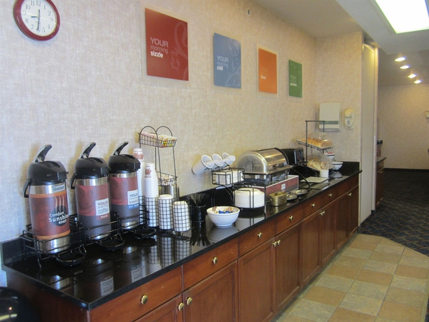 Imagen del bar/restaurante del Hotel Comfort Inn North - Air Force Academy Area. Foto 2