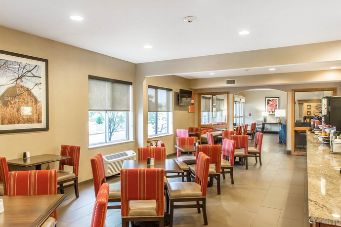 Imagen del bar/restaurante del Hotel Comfort Inn North/polaris. Foto 4