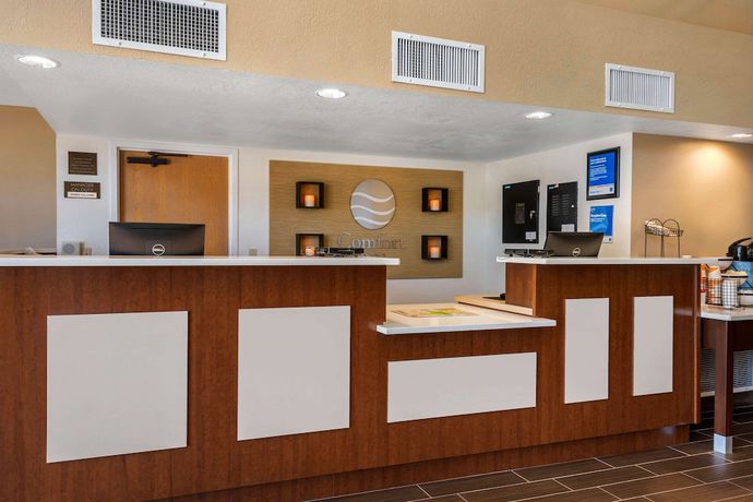 Imagen de los interiores del Hotel Comfort Inn Ocala Silver Springs. Foto 19