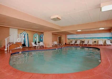 Imagen de la piscina del Hotel Comfort Inn Ocean City Boardwalk. Foto 5