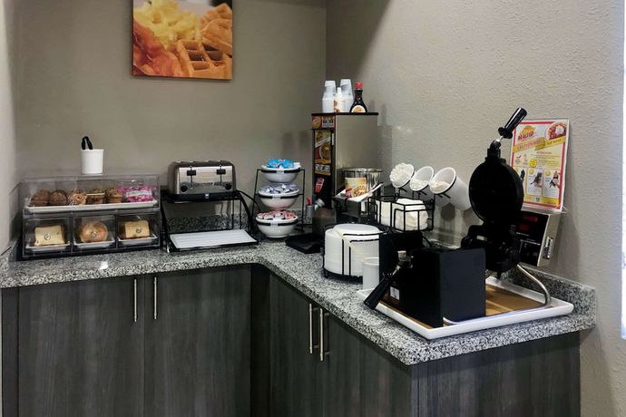 Imagen del bar/restaurante del Hotel Comfort Inn Owasso - Tulsa. Foto 3