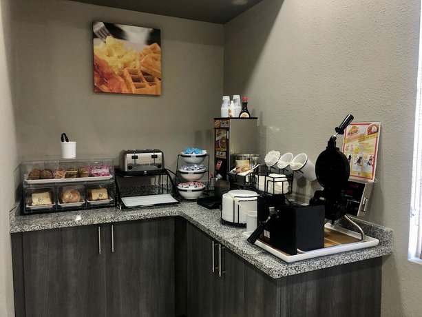 Imagen del bar/restaurante del Hotel Comfort Inn Owasso - Tulsa. Foto 5