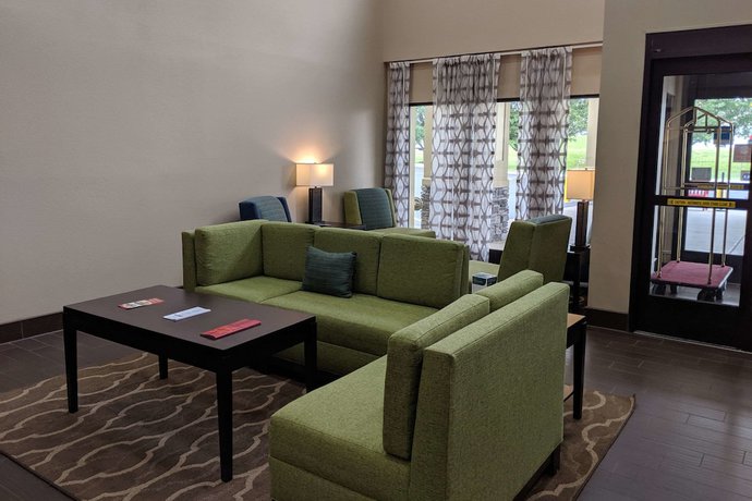 Imagen de los interiores del Hotel Comfort Inn Paducah I-24. Foto 15