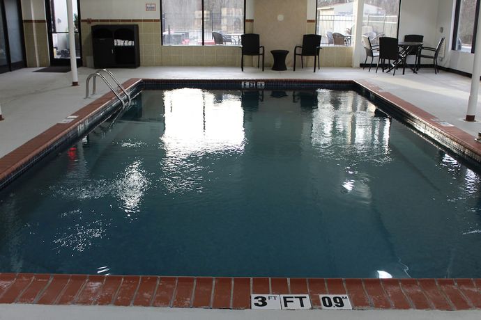 Imagen de la piscina del Hotel Comfort Inn Paducah I-24. Foto 20