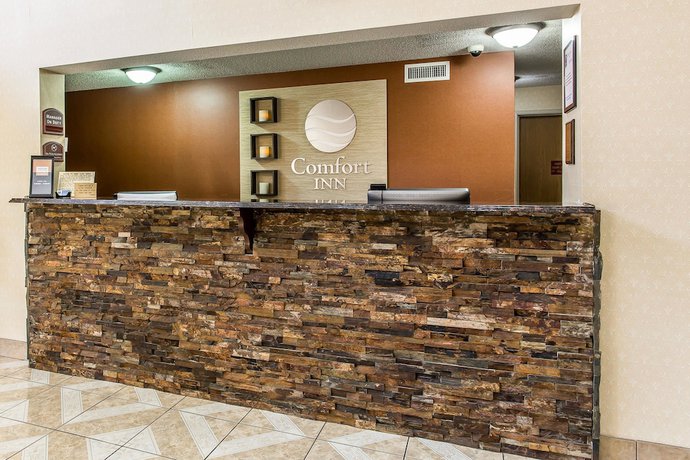 Imagen de los interiores del Hotel Comfort Inn Paducah I-24. Foto 16