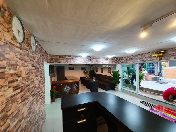 Imagen de los interiores del Hotel Comfort Inn Patong. Foto 15