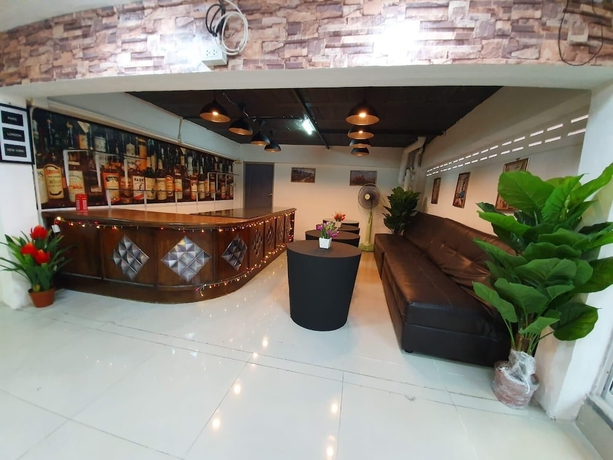 Imagen de los interiores del Hotel Comfort Inn Patong. Foto 16
