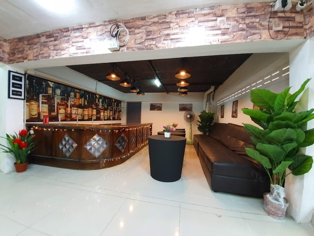 Imagen de los interiores del Hotel Comfort Inn Patong. Foto 17