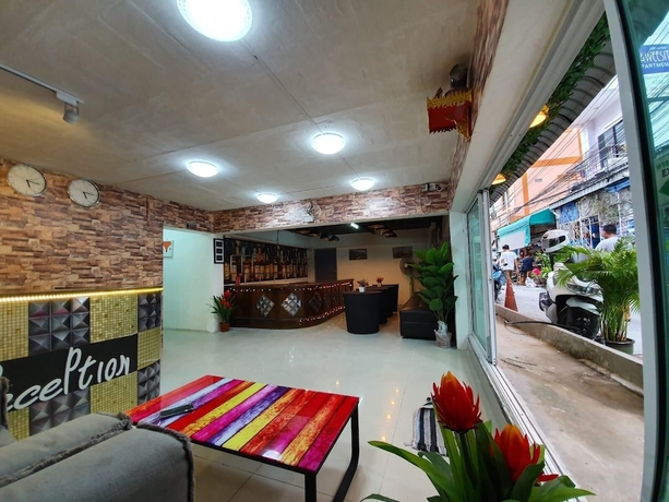 Imagen de los interiores del Hotel Comfort Inn Patong. Foto 19