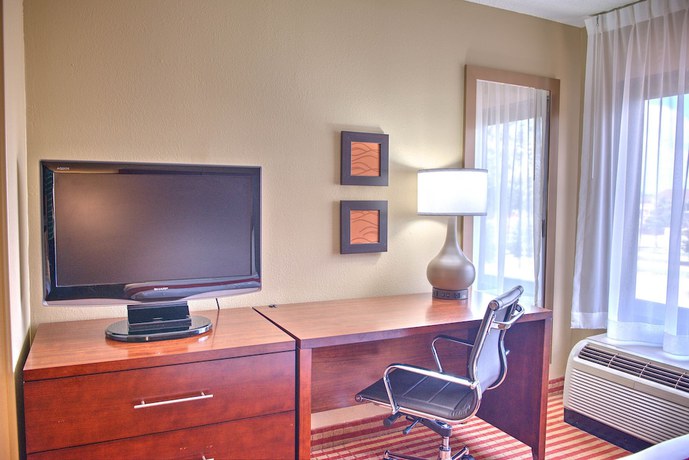 Imagen de la habitación del Hotel Comfort Inn Pensacola - University Area. Foto 3