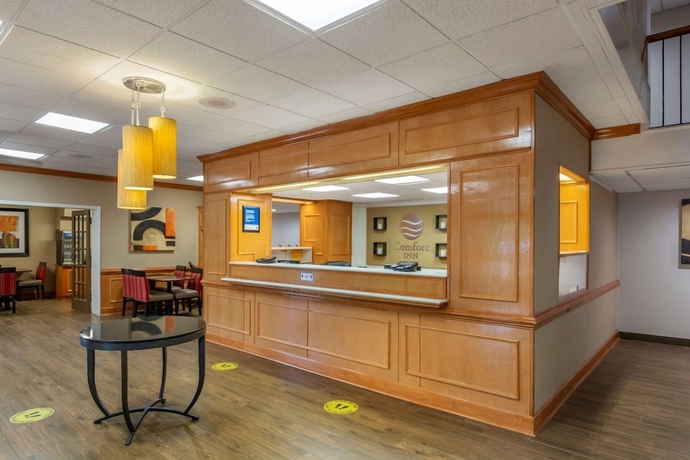 Imagen de los interiores del Hotel Comfort Inn Petersburg Near Fort Gregg-adams. Foto 18