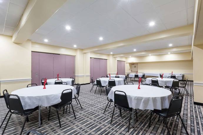 Imagen de los interiores del Hotel Comfort Inn Philadelphia International Airport West. Foto 15