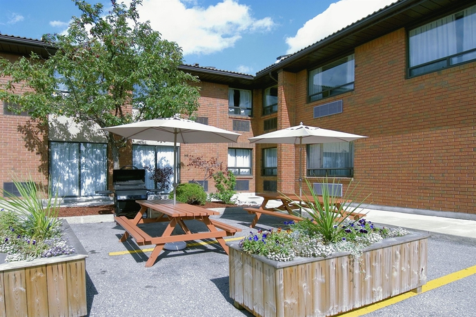 Imagen de los exteriores del Hotel Comfort Inn Pickering. Foto 10