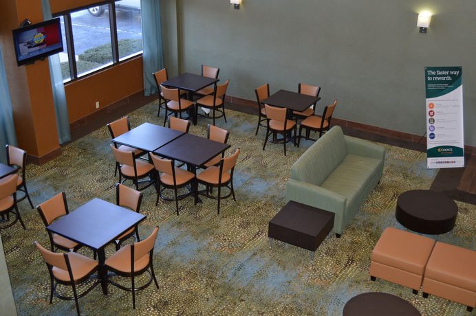 Imagen de los interiores del Hotel Comfort Inn Pine Grove. Foto 13