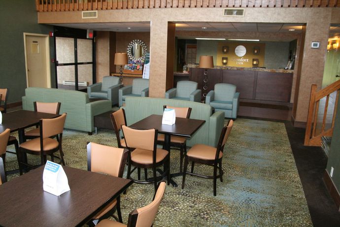 Imagen de los interiores del Hotel Comfort Inn Pine Grove. Foto 20