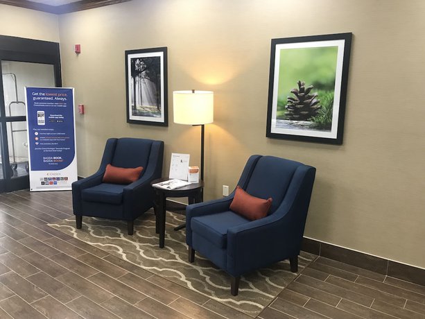 Imagen de los interiores del Hotel Comfort Inn Pinehurst, Pinehurst. Foto 15