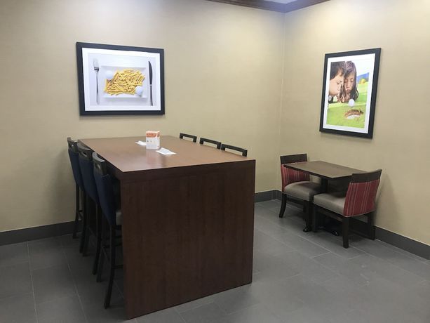 Imagen de los interiores del Hotel Comfort Inn Pinehurst, Pinehurst. Foto 17