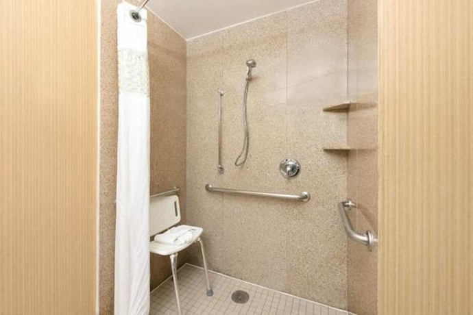 Imagen de la habitación del Hotel Comfort Inn Plano-dallas. Foto 3