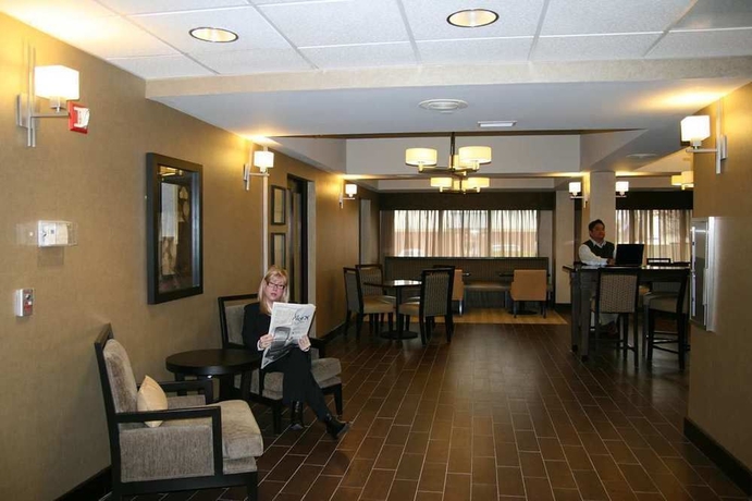 Imagen de los interiores del Hotel Comfort Inn Plano-dallas. Foto 10