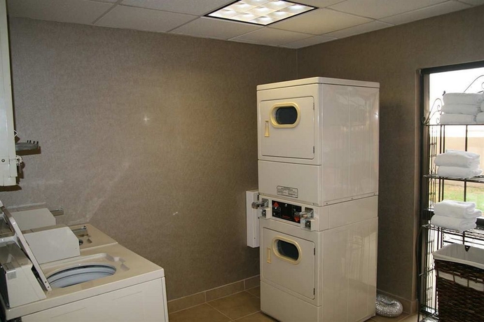 Imagen de los interiores del Hotel Comfort Inn Plano-dallas. Foto 11