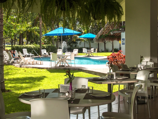 Imagen del bar/restaurante del Hotel Comfort Inn Puerto Vallarta. Foto 4