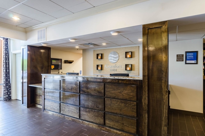 Imagen de los interiores del Hotel Comfort Inn Randolph - Boston. Foto 14