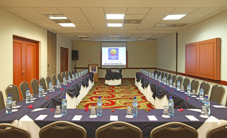 Imagen de los interiores del Hotel Comfort Inn Real San Miguel. Foto 11