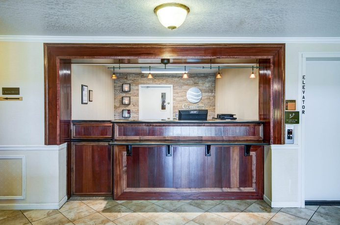 Imagen de los interiores del Hotel Comfort Inn Redding Near I-5. Foto 13