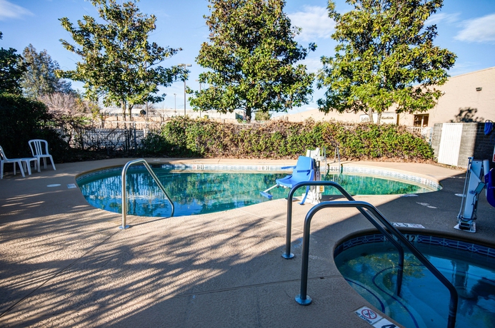 Imagen de la piscina del Hotel Comfort Inn Redding Near I-5. Foto 16