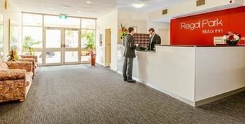 Imagen del bar/restaurante del Hotel Comfort Inn Regal Park, North Adelaide. Foto 3