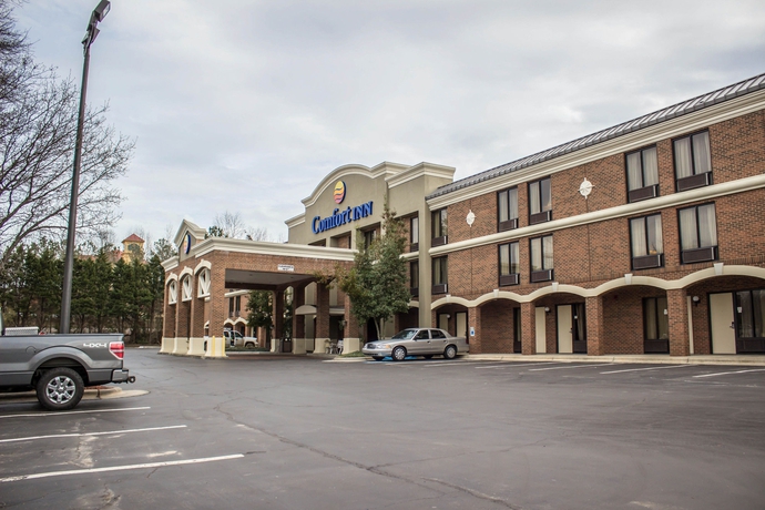 Imagen de los exteriores del Hotel Comfort Inn Research Triangle Park. Foto 6