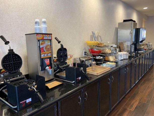 Imagen del bar/restaurante del Hotel Comfort Inn Saint Paul East de Oakdale. Foto 3
