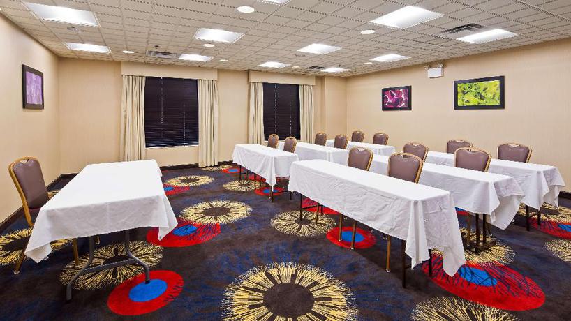 Imagen de los interiores del Hotel Comfort Inn Saint Paul East de Oakdale. Foto 17